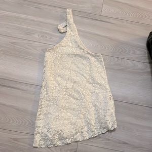 Super cute and flowy cami/ blouse. Size xl.